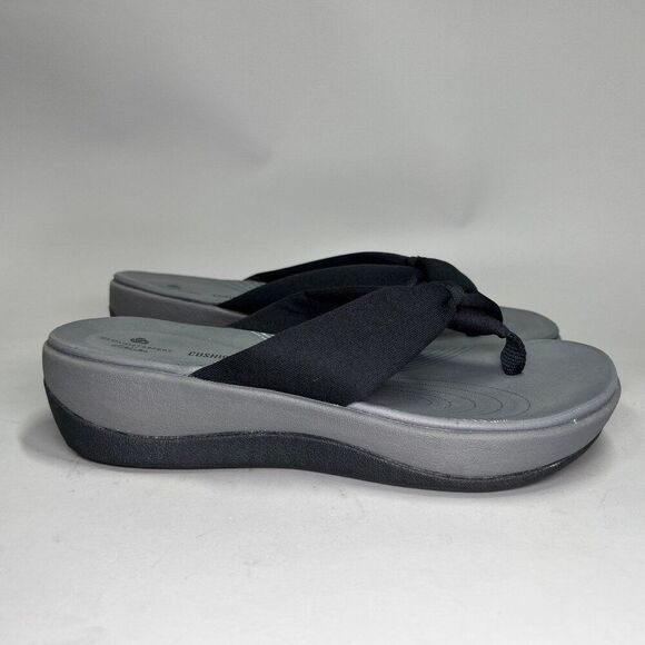 Clarks Cloudsteppers Sandals Women's Size 7 Black Comfort Toe Post Flip Flops - Picture 1 of 12